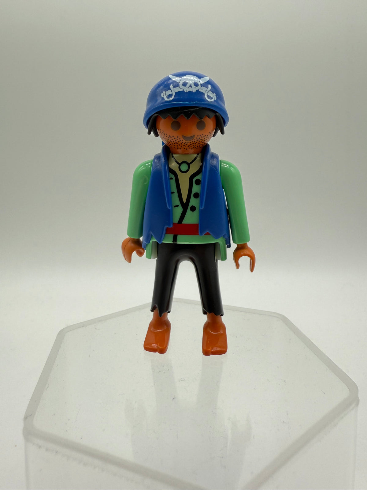 Vintage Geobra 1996 Playmobil Pirate Blue and Green 3127 4432, photo 1 of 5