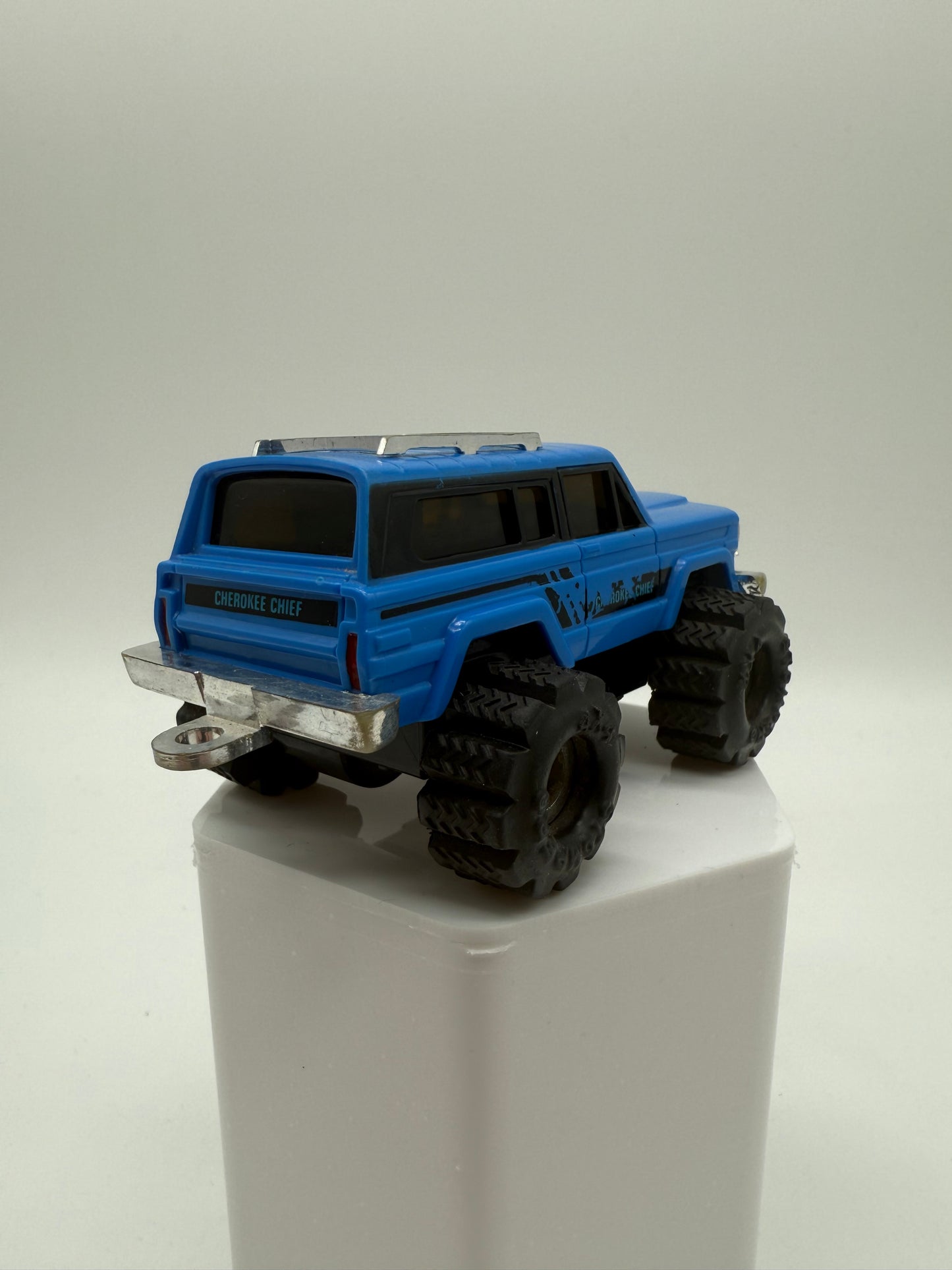 Schaper 1983 Stomper Jeep Blue Cherokee Chief