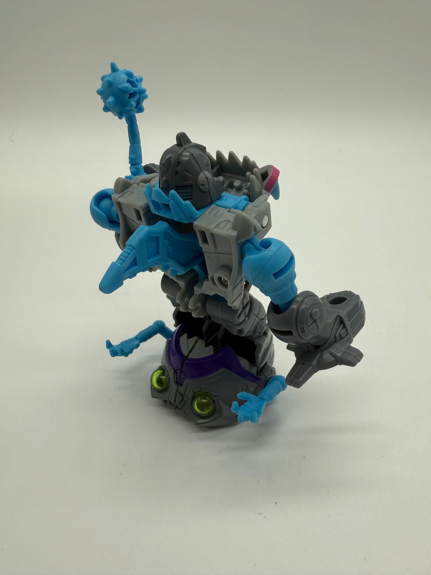 Hasbro 2016 Transformers Generations Titans Return Gnaw Legends Class