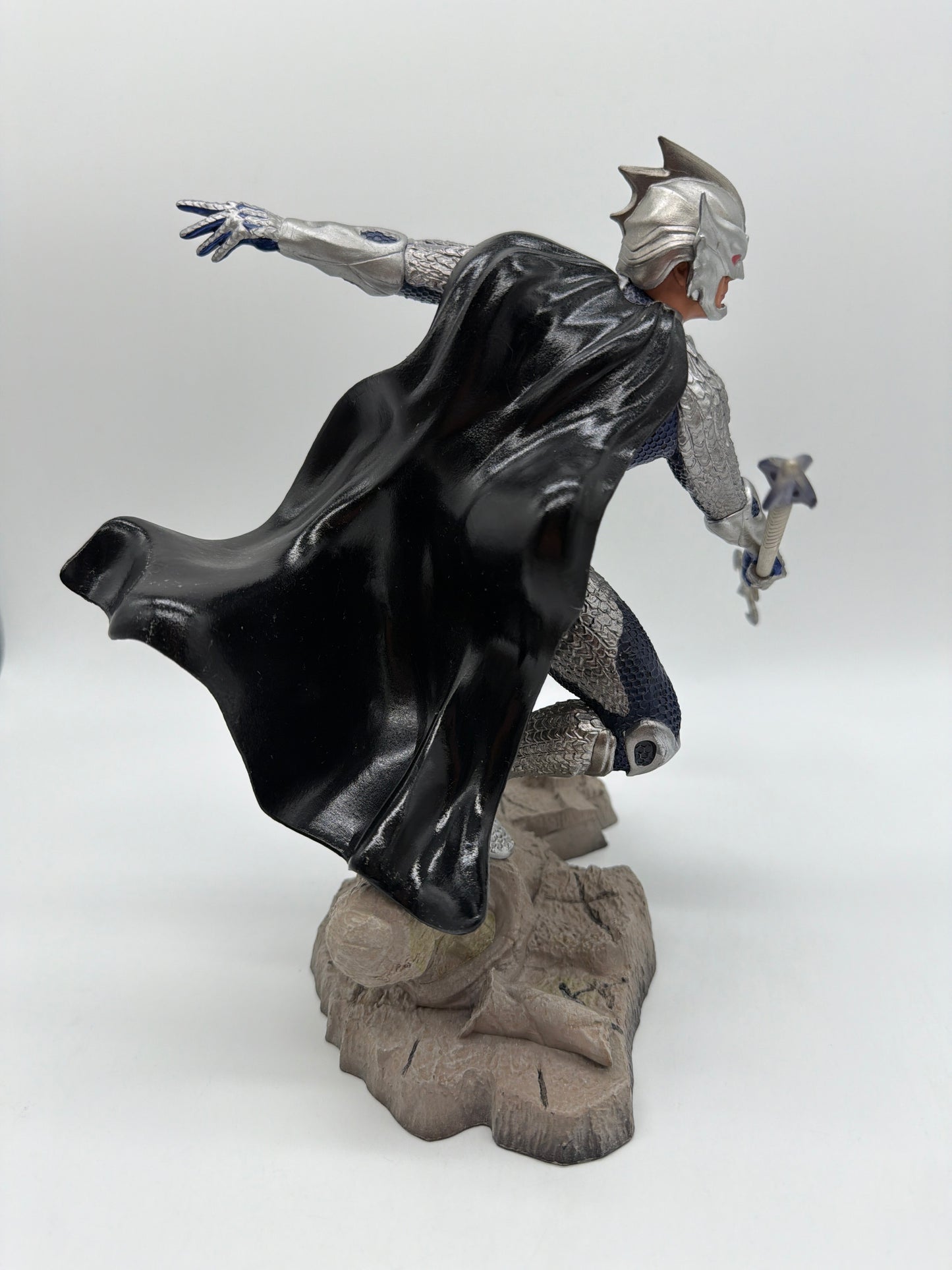 Diamond Select Toys DC Gallery: Aquaman Ocean Master PVC Diorama