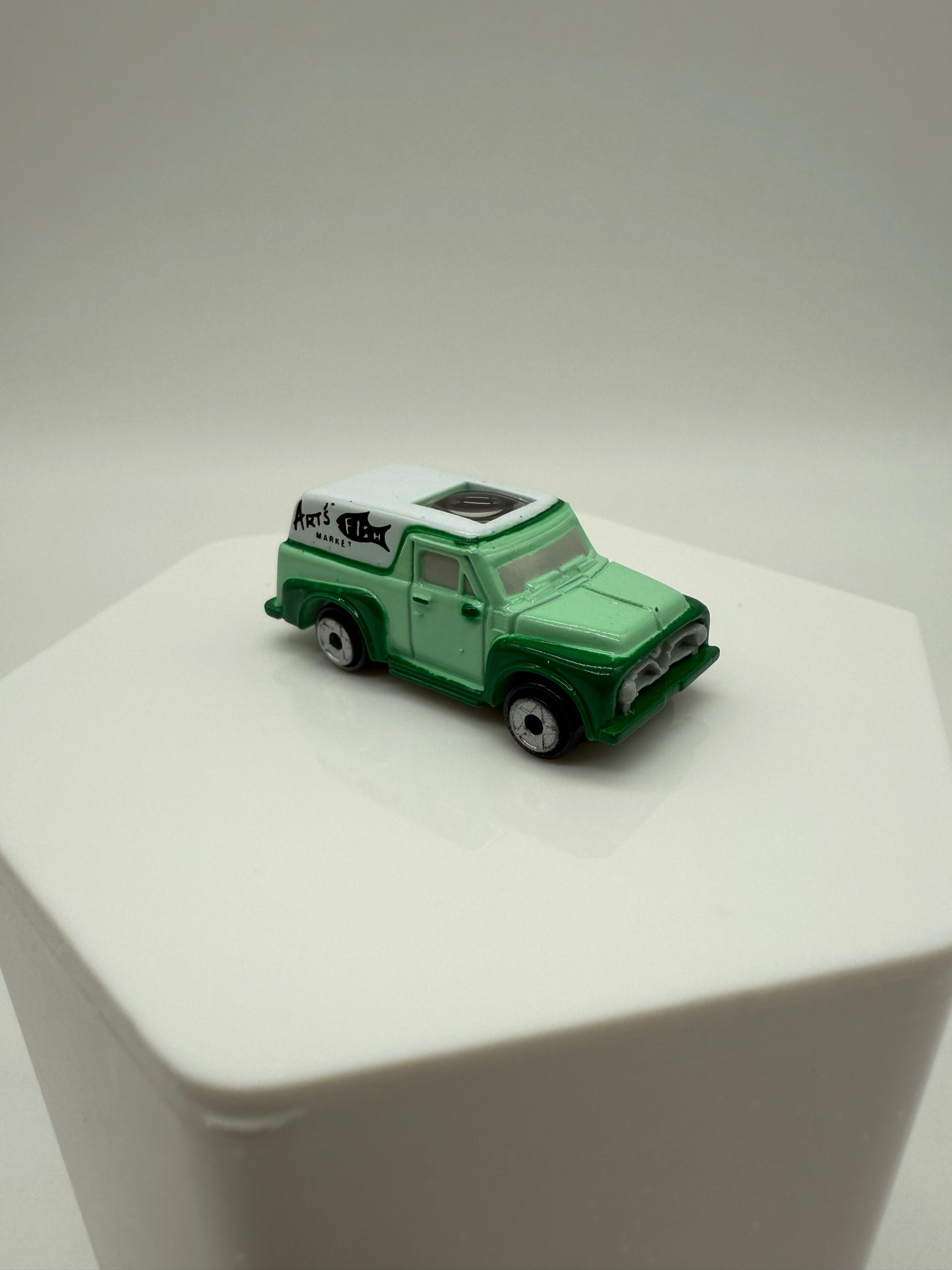 Galoob 1990 Micro Machines Private Eyes Ford '50's Panel Truck Arts Fish Market