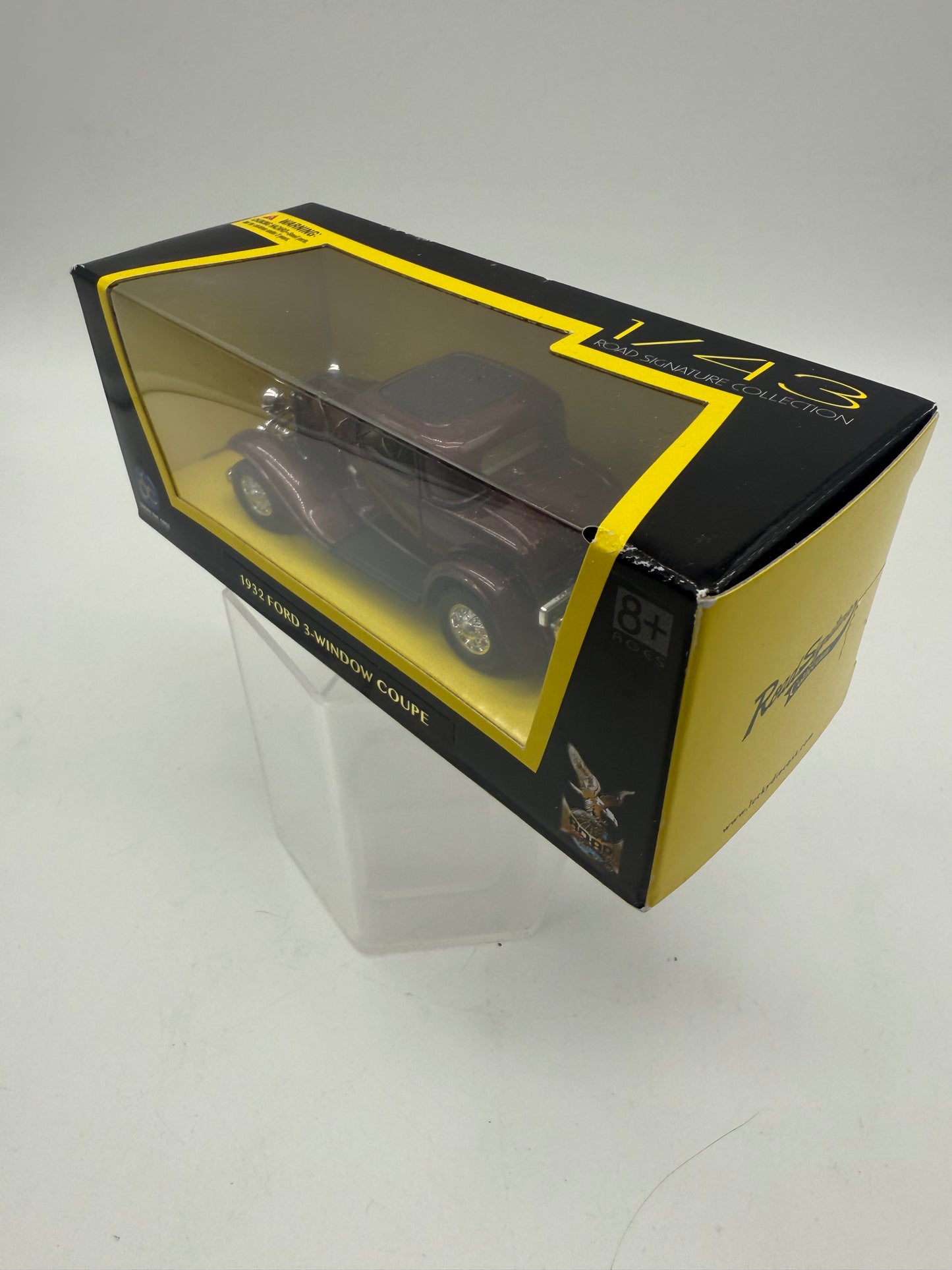 Road Signature Collection 1/43 1932 Ford 3-Window Coupe 2015 Lucky Die Cast