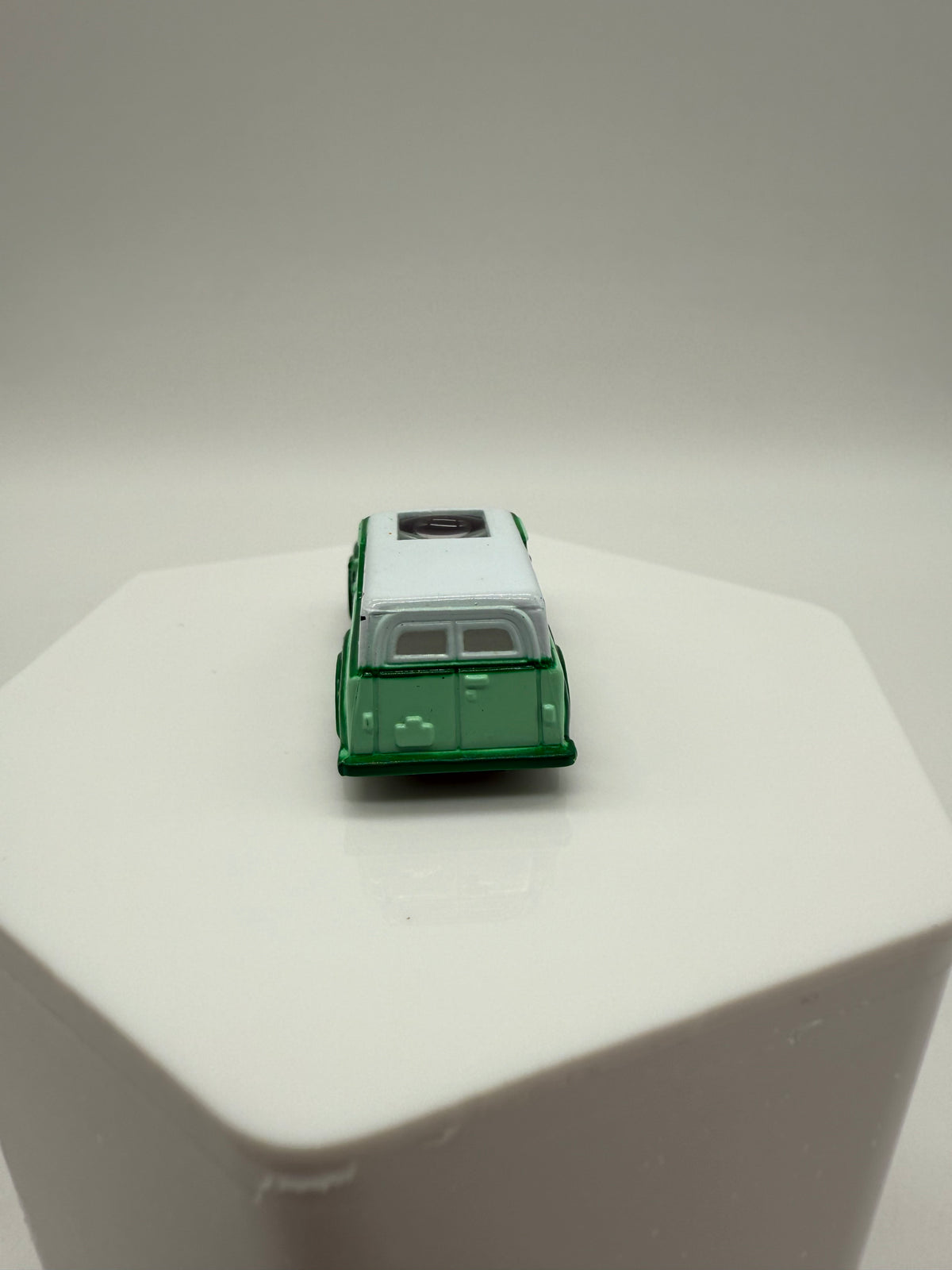 Galoob 1990 Micro Machines Private Eyes Ford '50's Panel Truck Arts Fish Market, photo 6 of 8