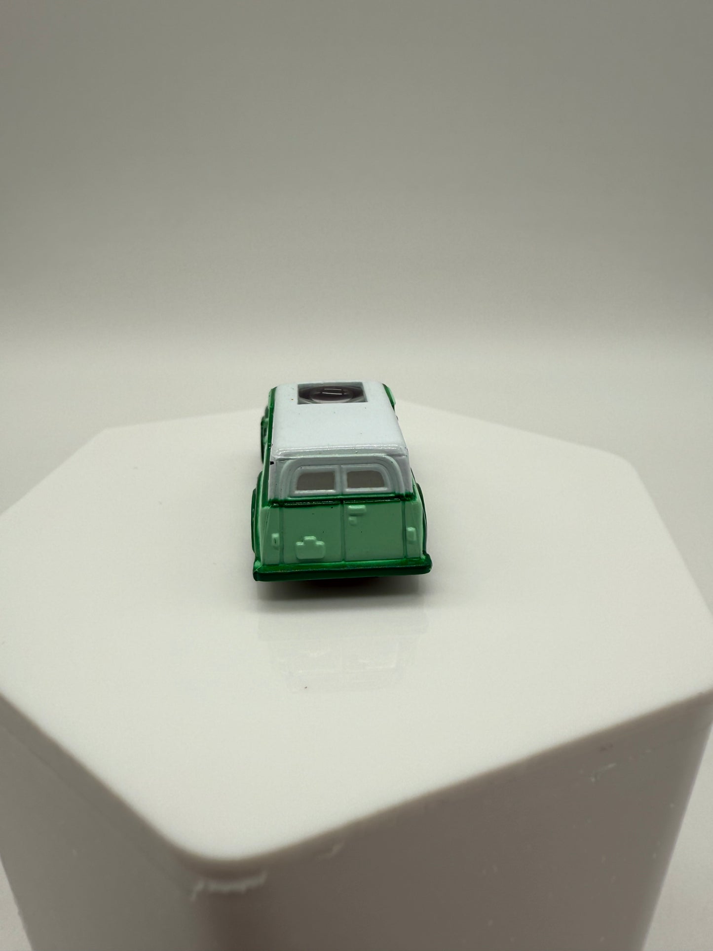 Galoob 1990 Micro Machines Private Eyes Ford '50's Panel Truck Arts Fish Market