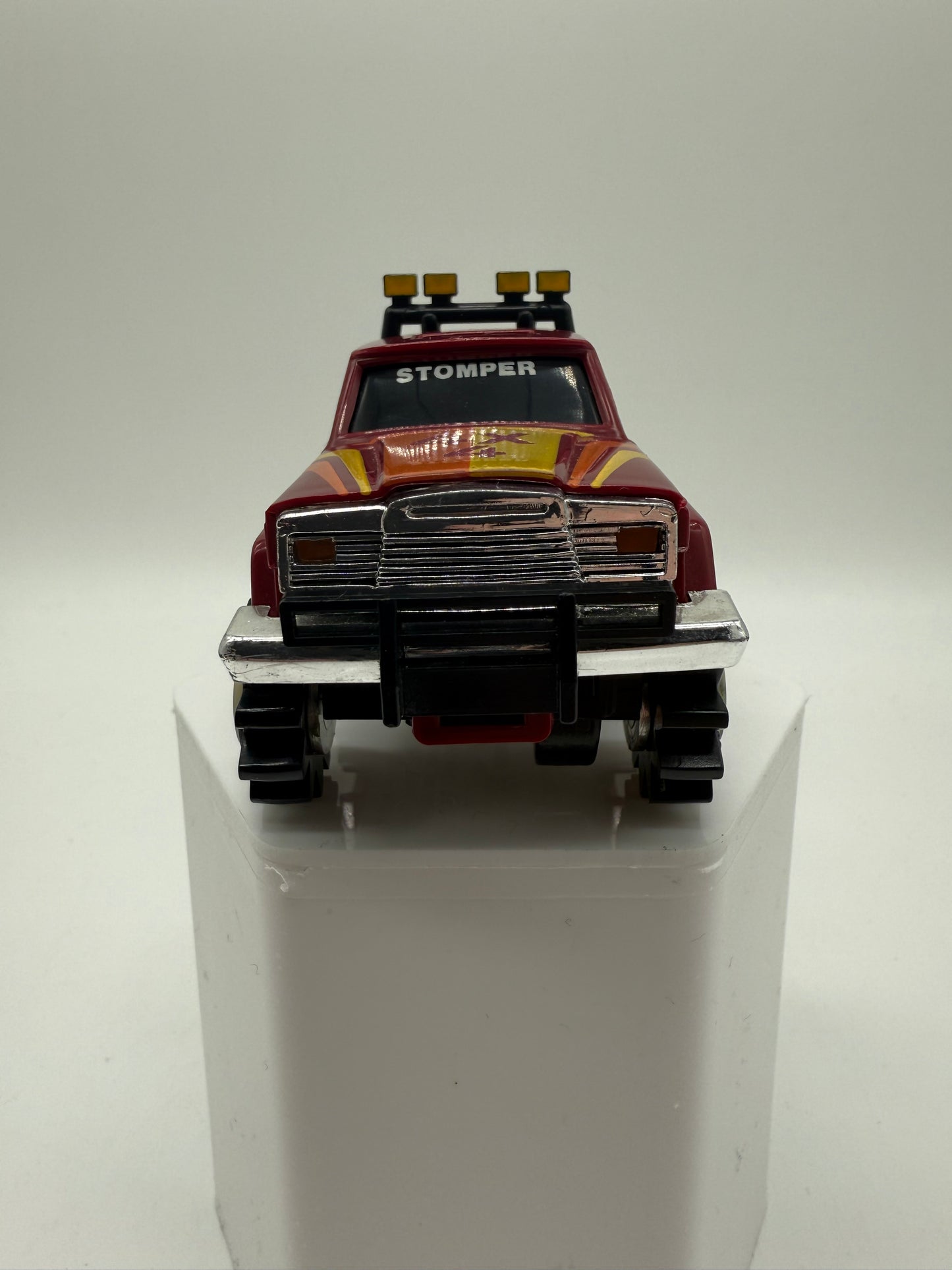 Schaper Stomper 1983 Gen II Jeep Honcho Maroon Pickup Battery Op Works