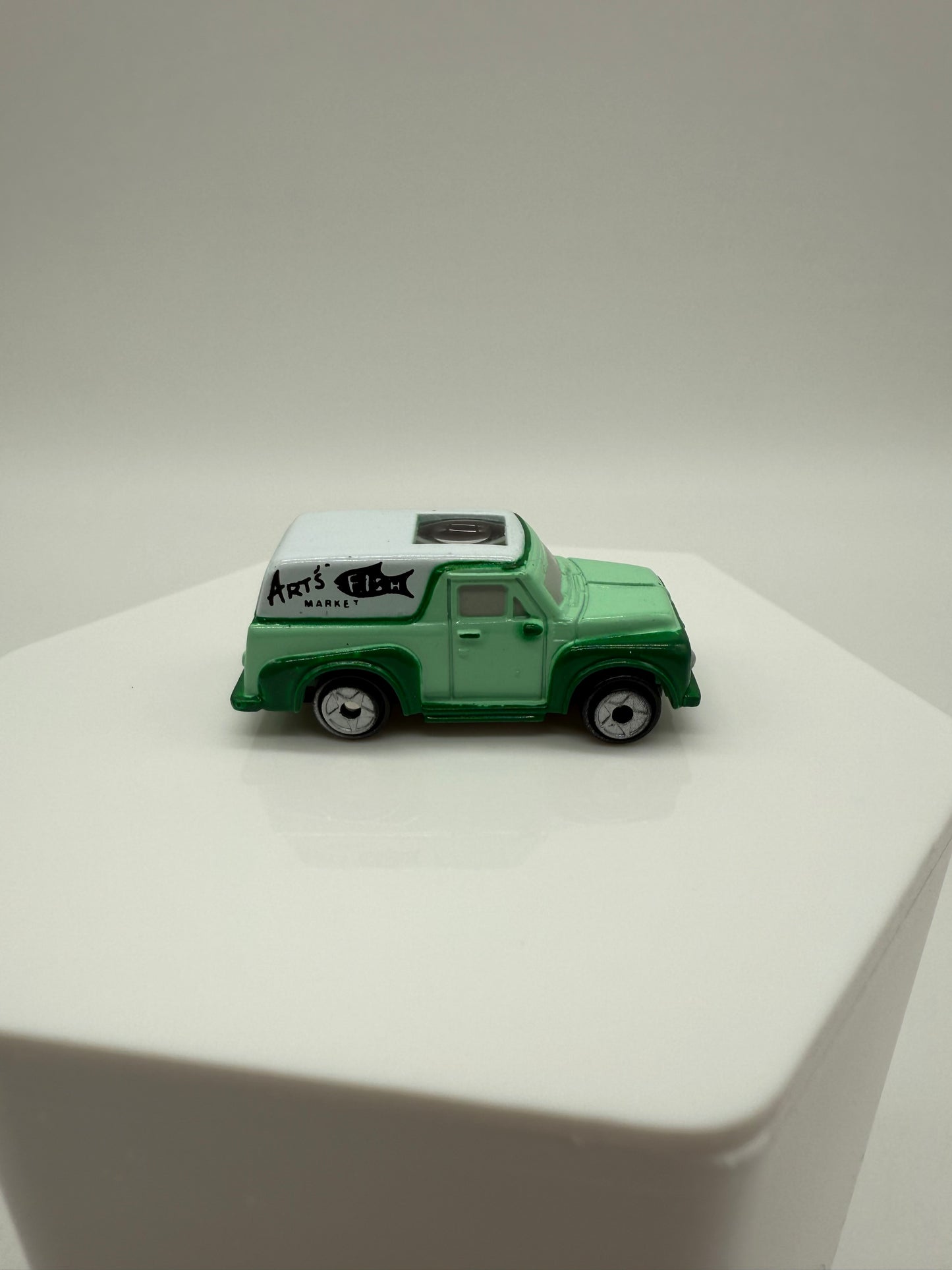 Galoob 1990 Micro Machines Private Eyes Ford '50's Panel Truck Arts Fish Market