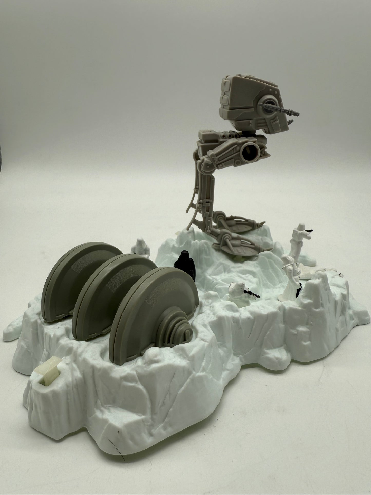 Star Wars Micro Hoth Generator Attack Action Play set 1982 Kenner