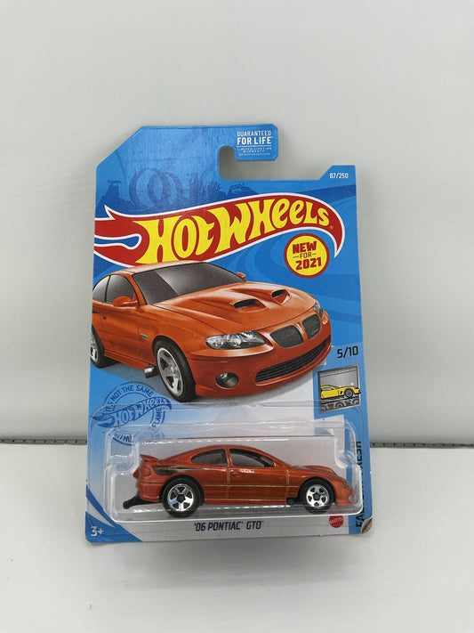 Hot Wheels 2006 Pontiac GTO 2020 Mattel