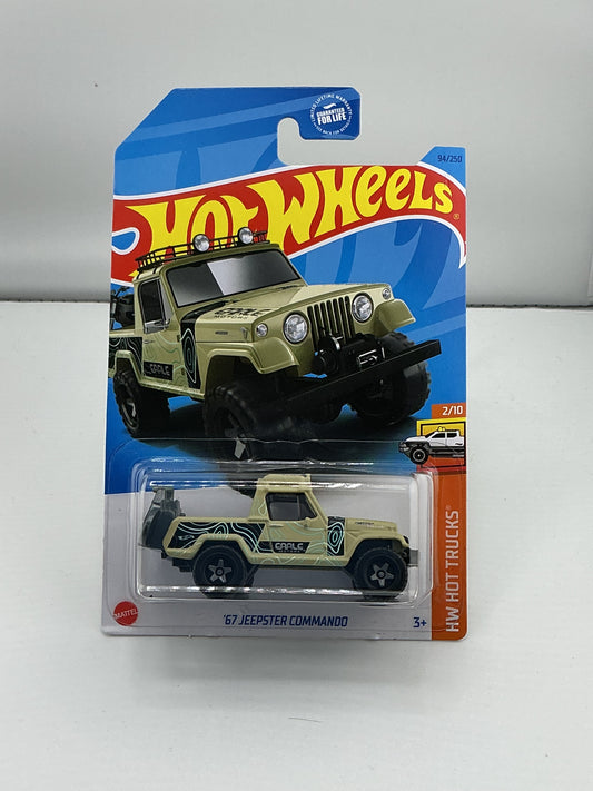 Hot Wheels 1967 Jeepster Commando 2021 Mattel