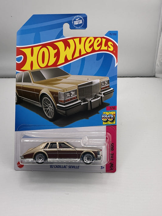 Hot Wheels 1982 Cadillac Seville 2021 Mattel (Tan)