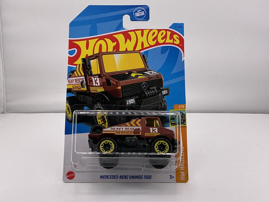Hot Wheels Mercedes-Benz Unimog 1300 2021 Mattel