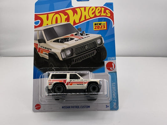 Hot Wheels Nissan Patrol Custom 2021 Mattel (White)