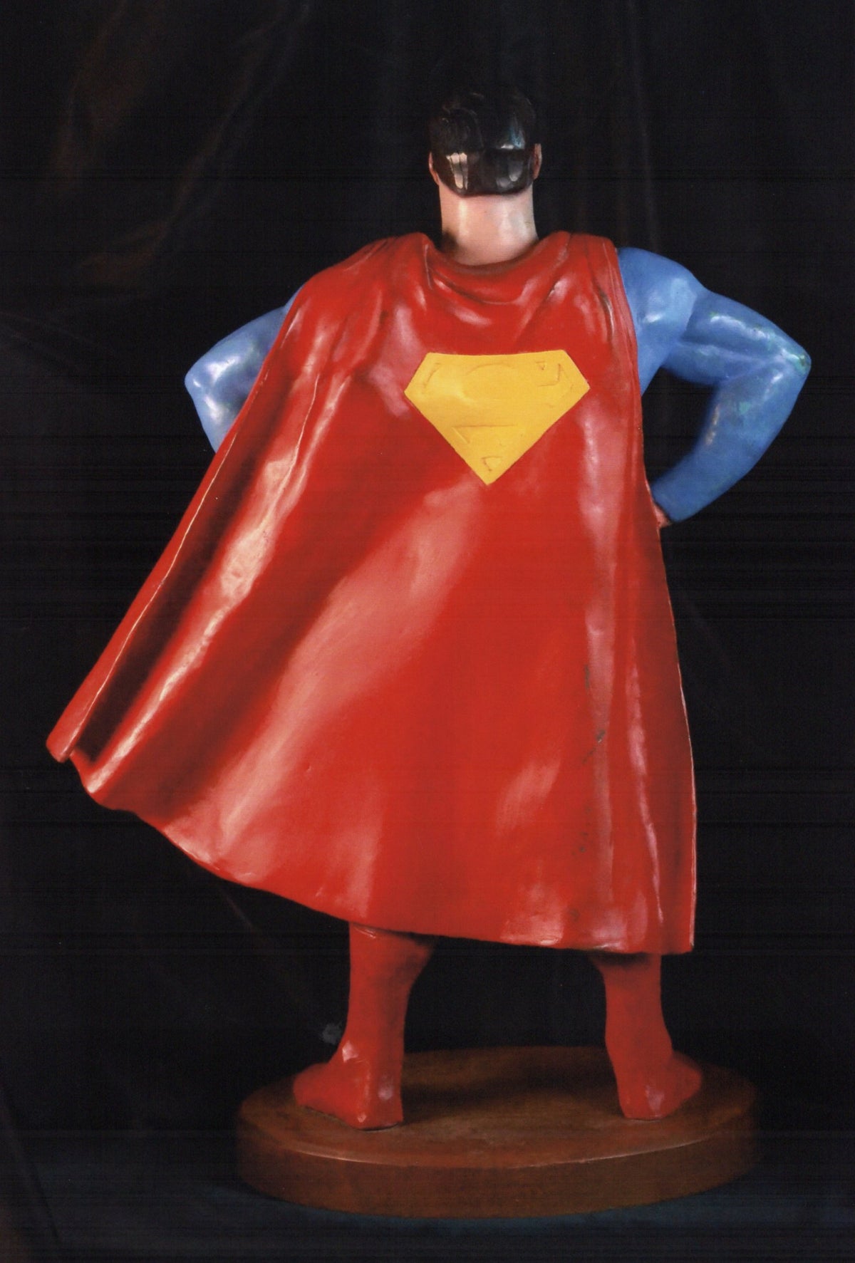 Superman Bronze Pigment Painted Maquette Statue, photo 5 of 5