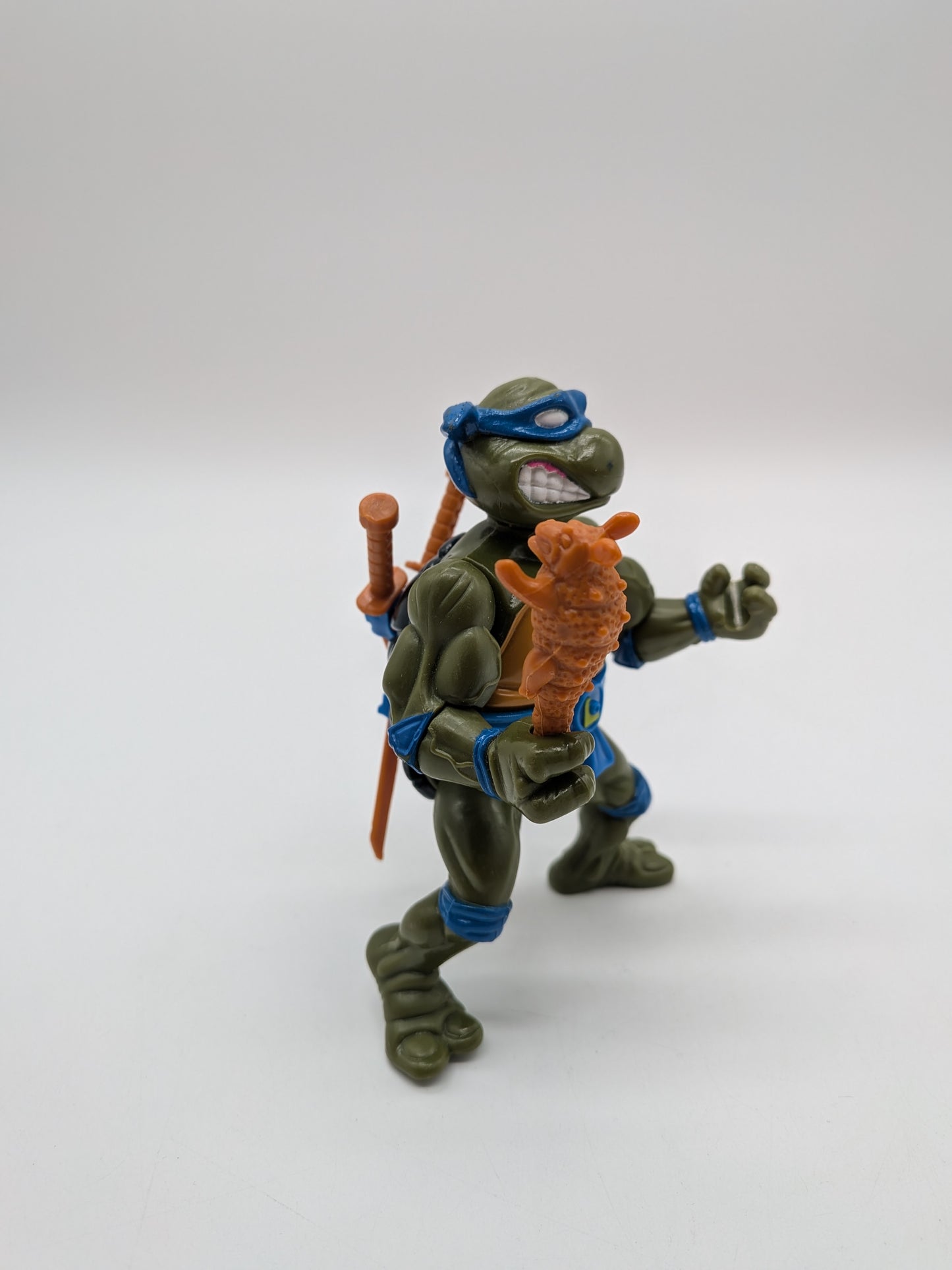 Playmates 1991 Teenage Mutant Ninja Turtles Storage Shell Leonardo Action Figure