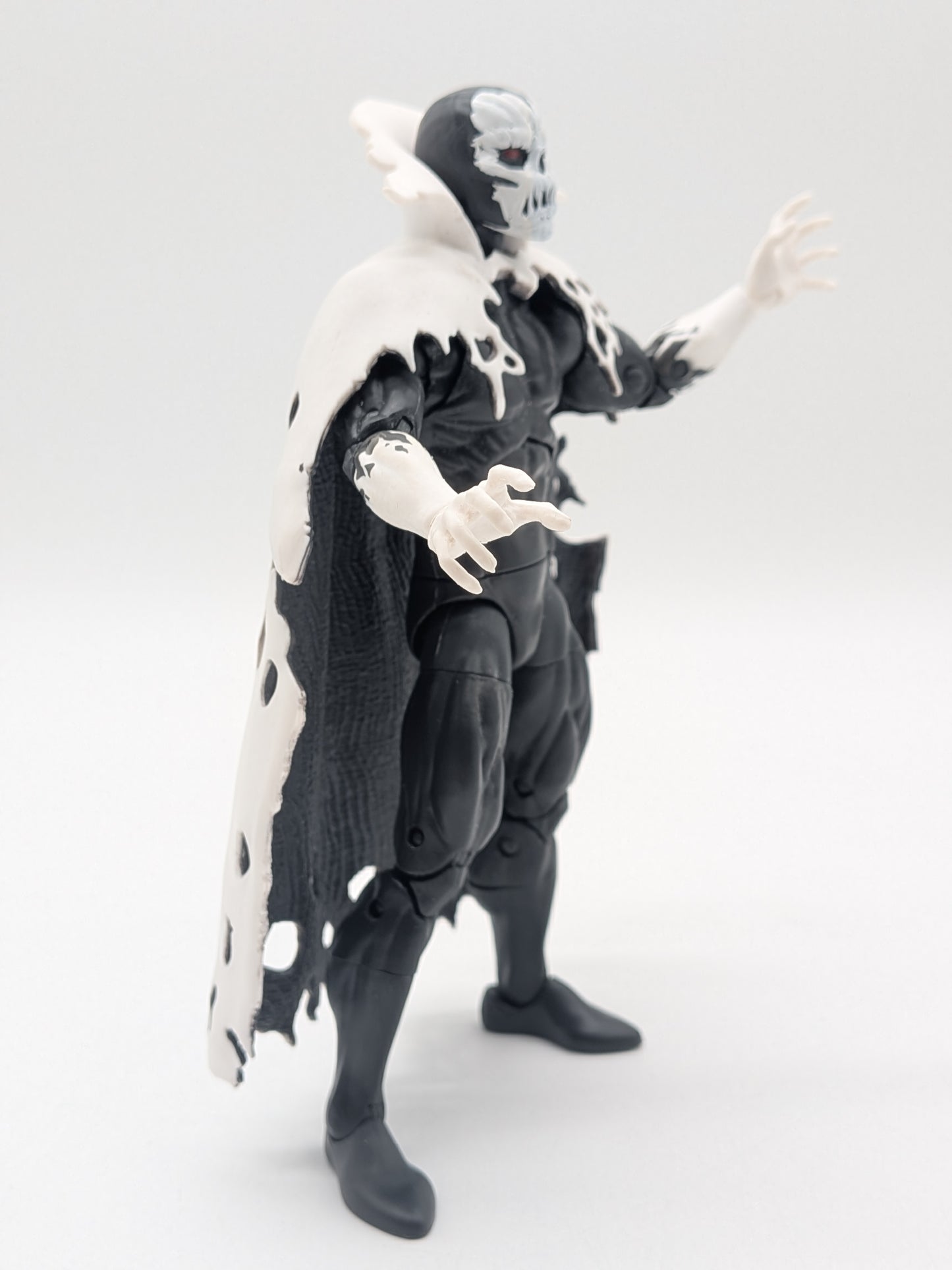 Hasbro 2022 Marvel Legends D'Spayre Action Figure