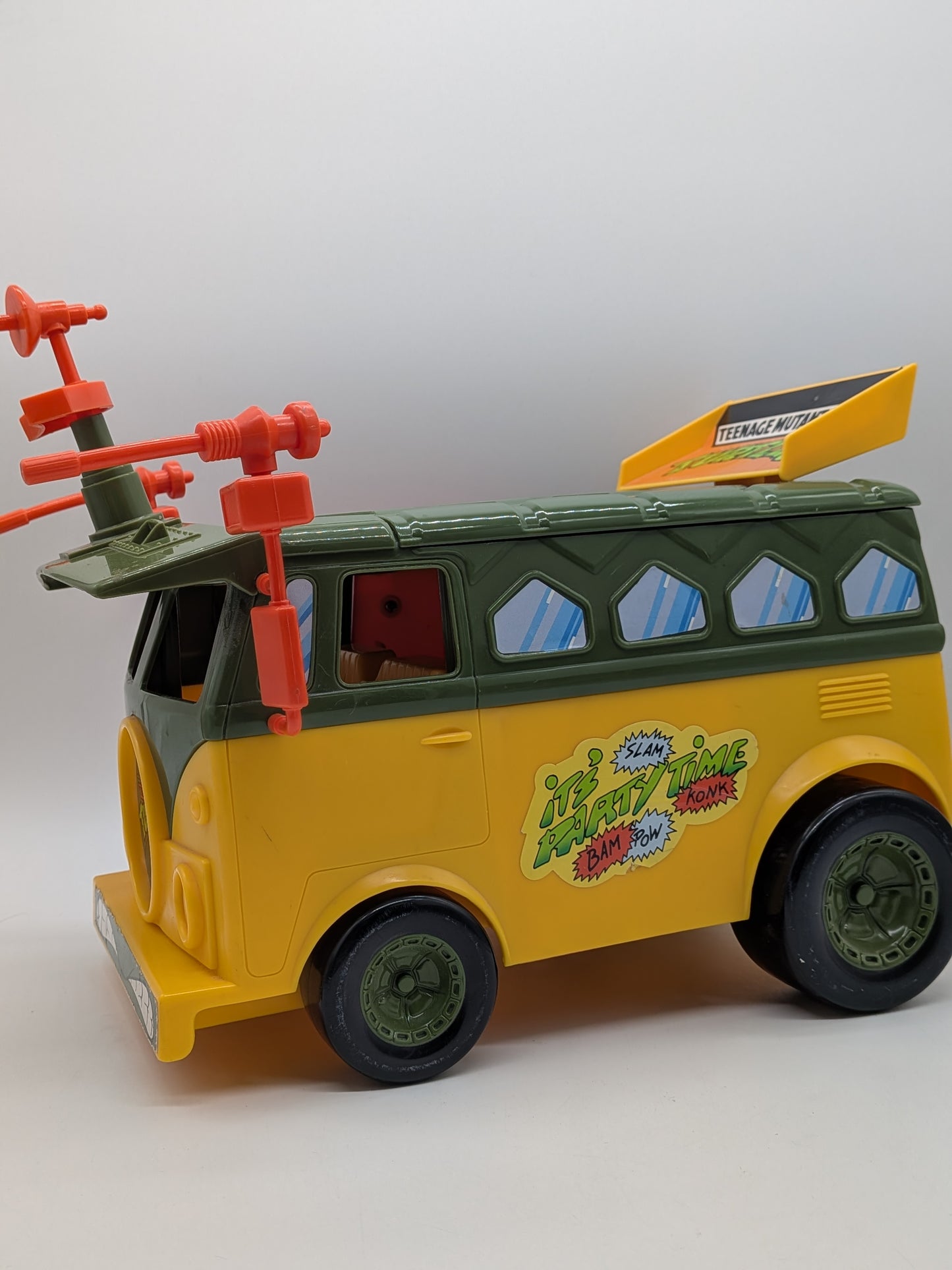 Playmates 1989 Teenage Mutant Ninja Turtles Party Wagon Vehicle