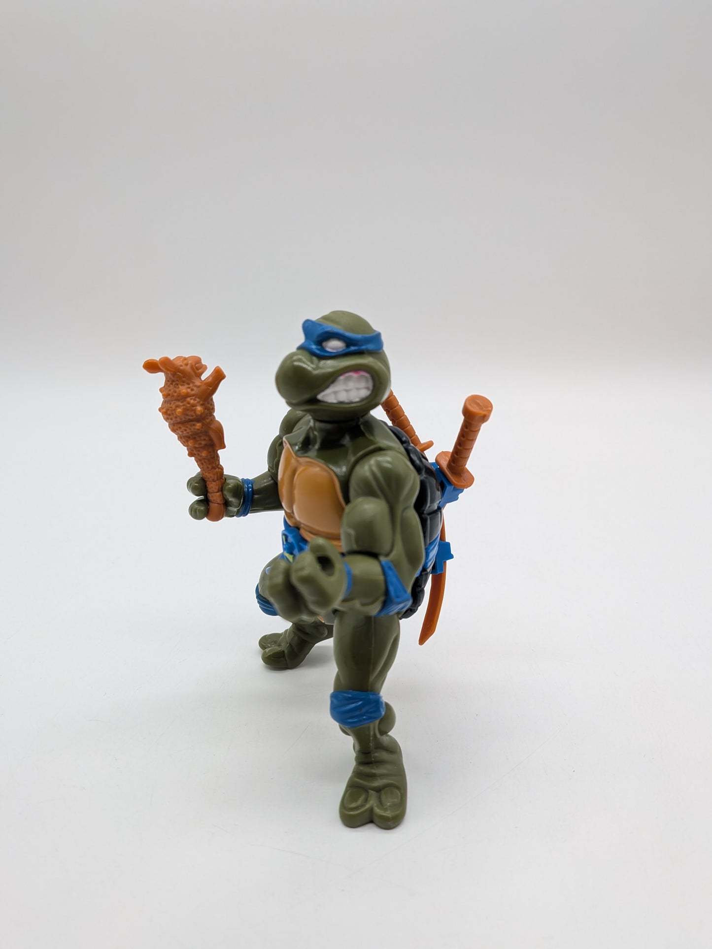 Playmates 1991 Teenage Mutant Ninja Turtles Storage Shell Leonardo Action Figure
