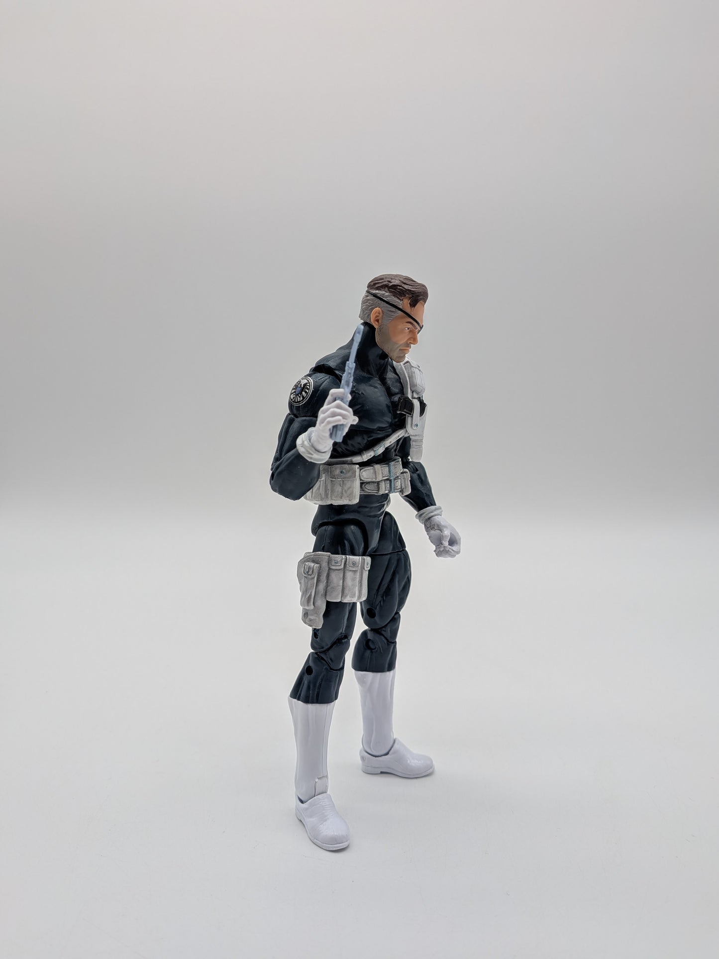 Hasbro 2016 Marvel Legends Nick Fury Action Figure