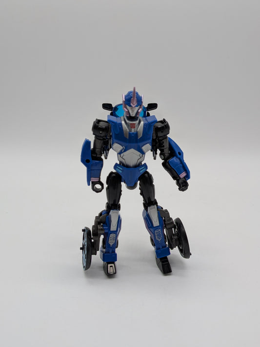 Hasbro 2022 Transformers Prime Universe Arcee Figure
