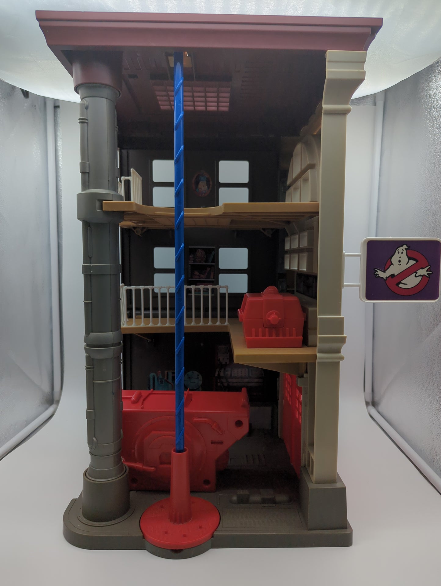 Kenner 1987 Vintage Ghostbusters Firehouse Playset