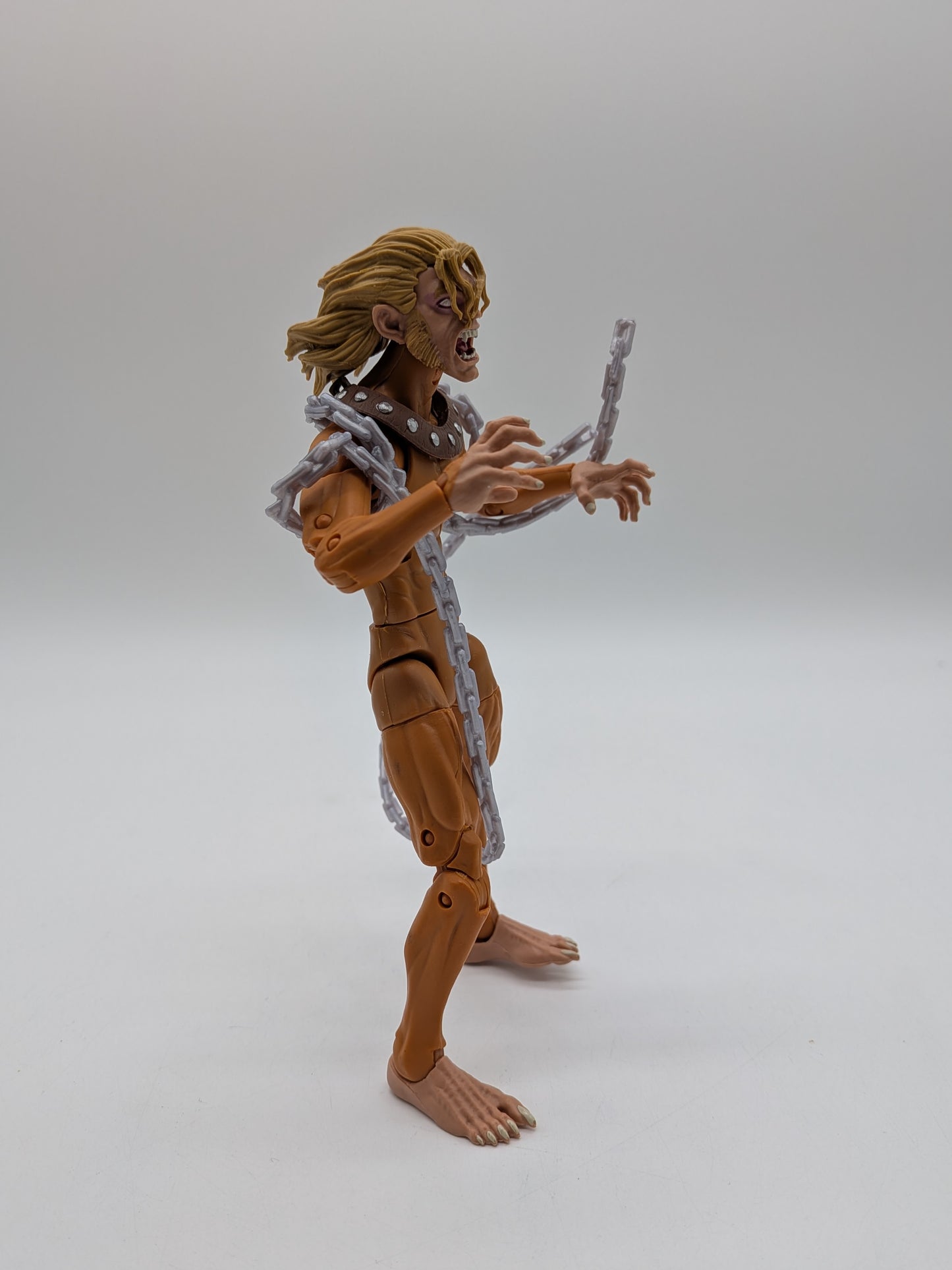 Hasbro 2020 Marvel Legends Wild Child Action Figure