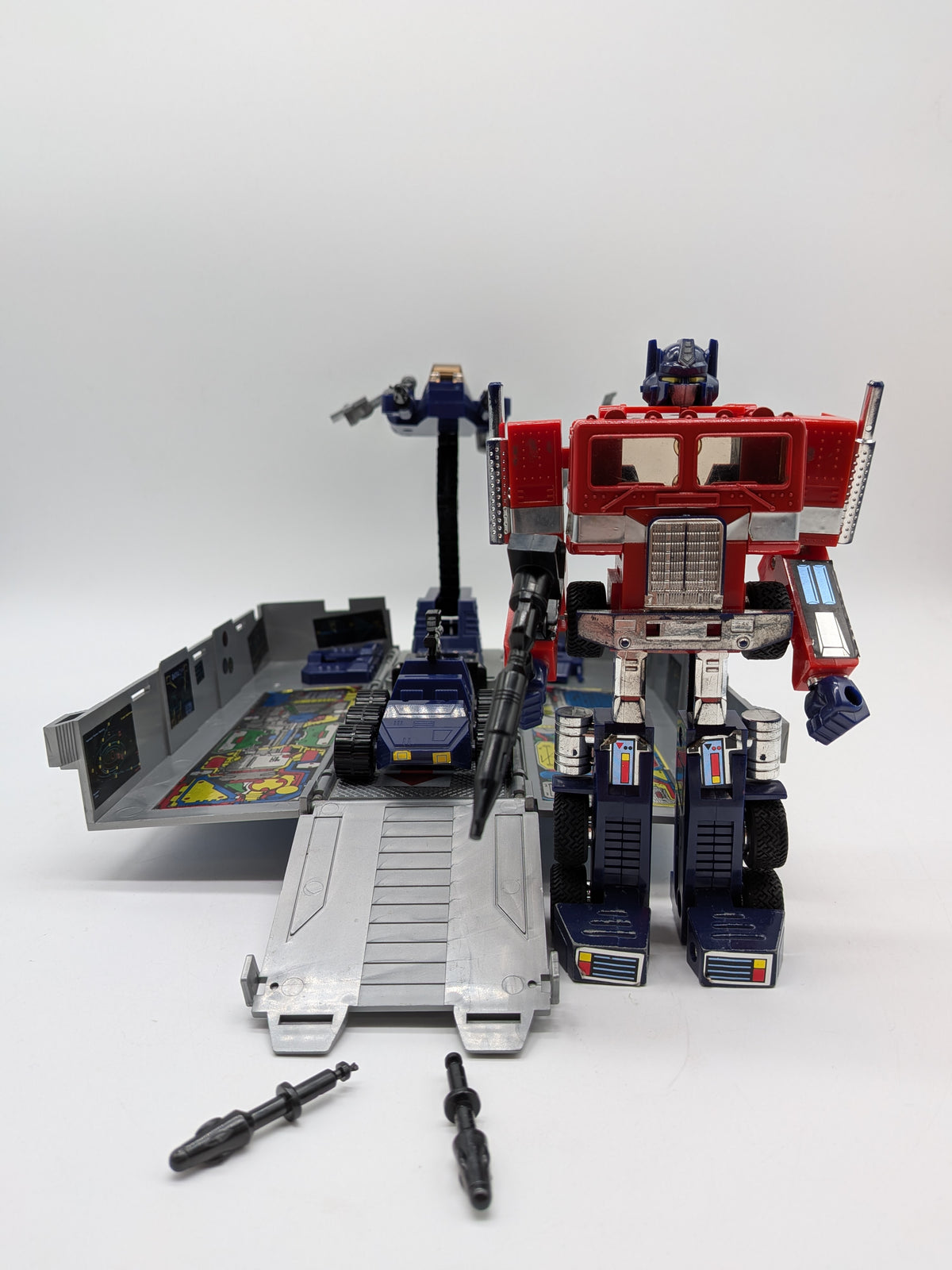 Hasbro 1984 Transformers Optimus Prime Action Figure, photo 1 of 9