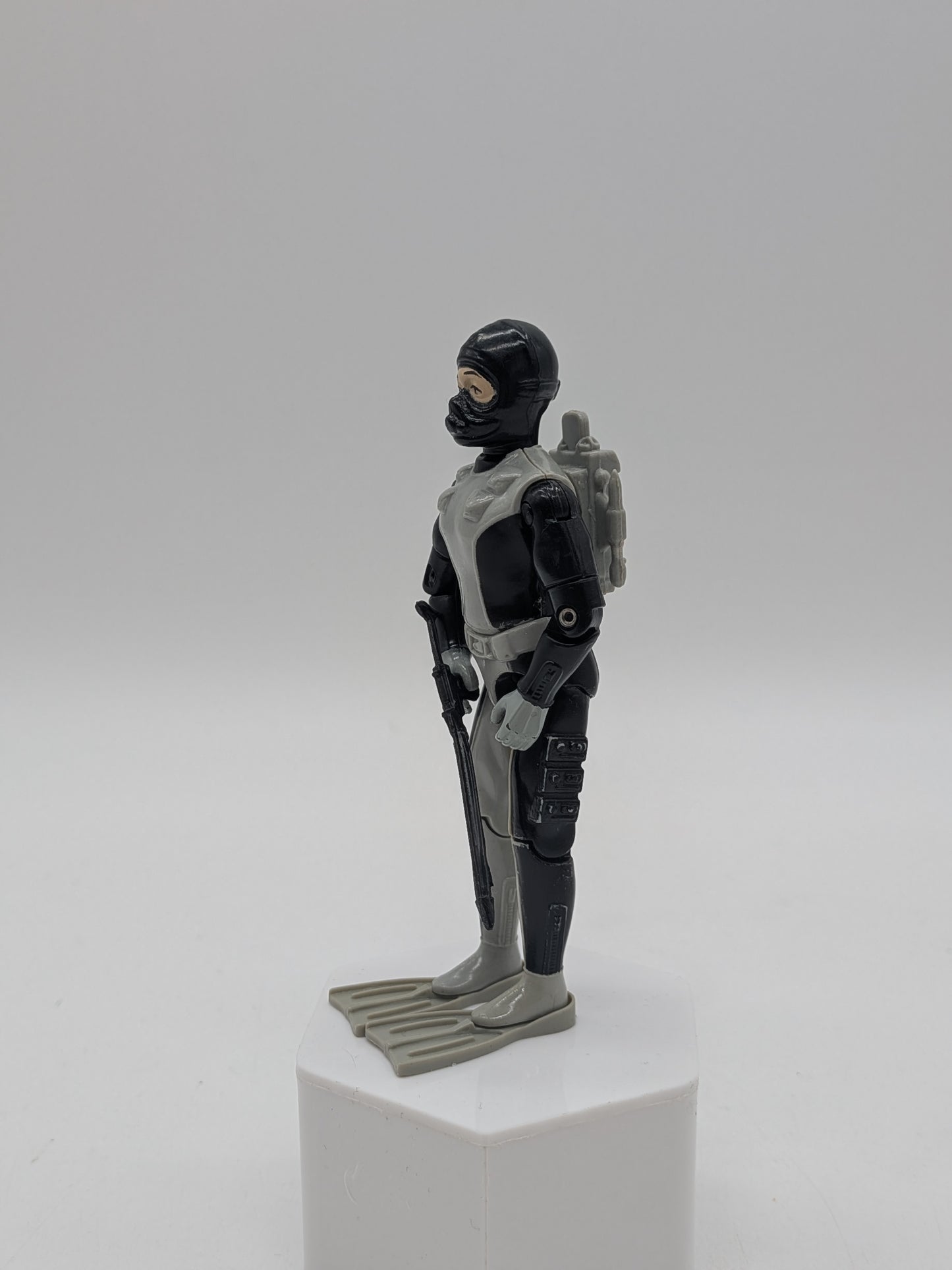 Hasbro 1983 G.I. Joe Torpedo Action Figure