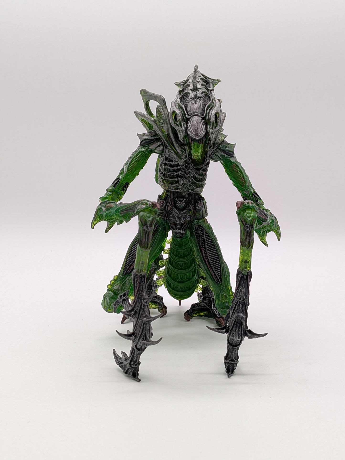 NECA 2016 Alien Mantis Alien Action Figure