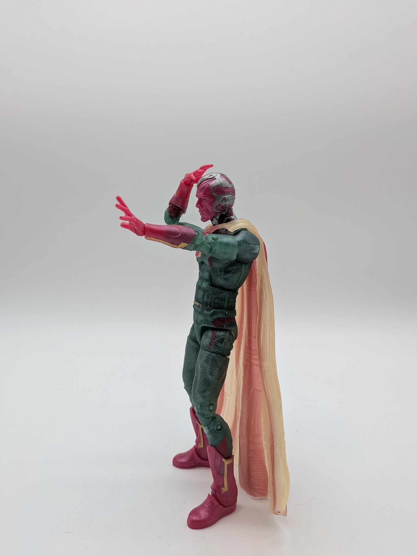 Hasbro 2019 Marvel Legends Vision Action Figure