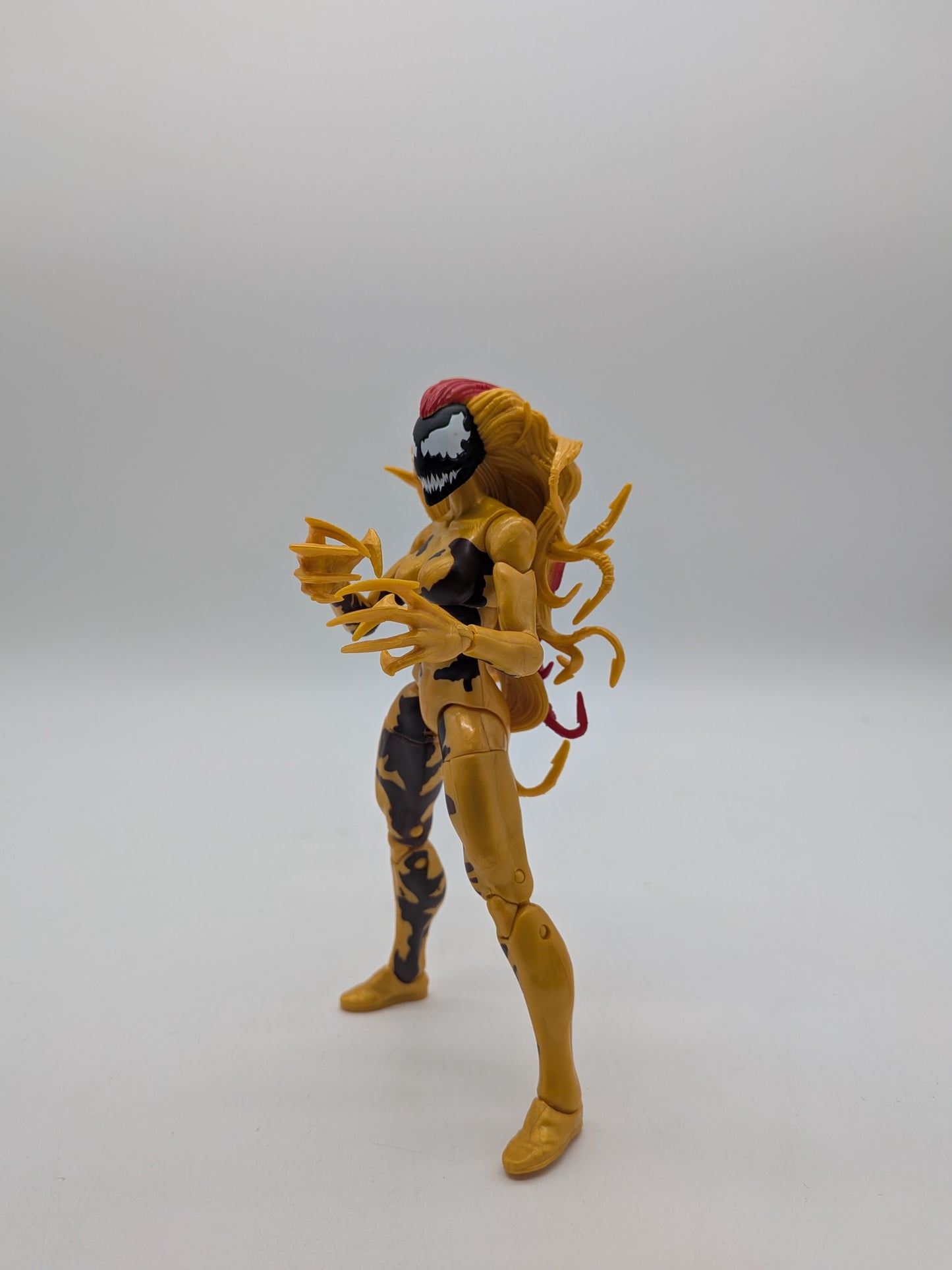 Hasbro 2018 Marvel Legends Scream Action Figure