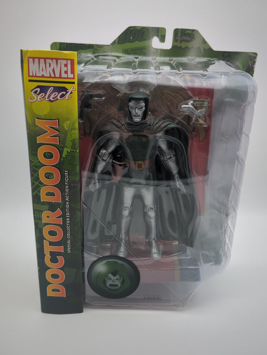 Diamond Select Toys Marvel Select Doctor Doom Action Figure