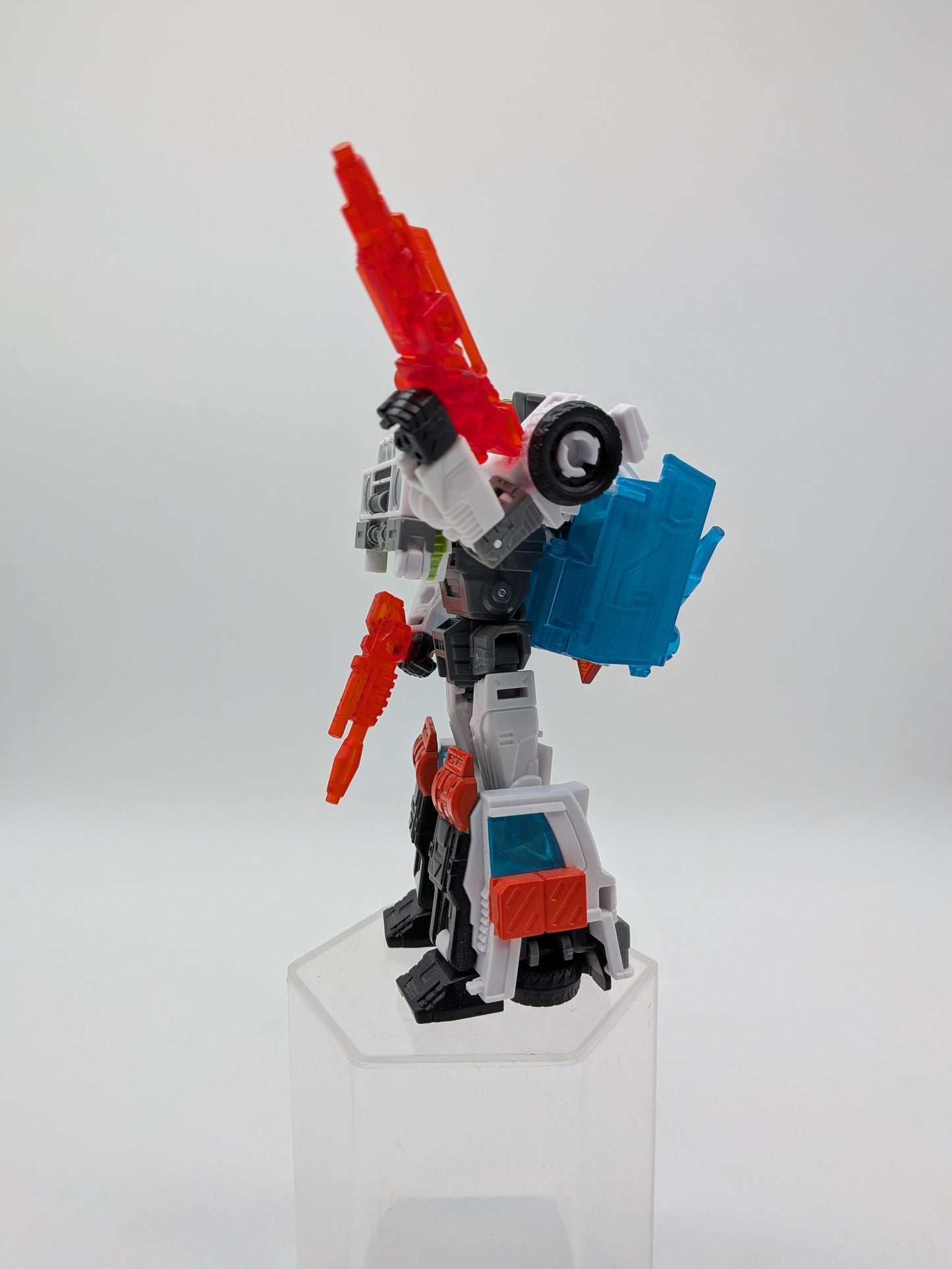 Hasbro 2023 Transformers Legacy Evolution Medix Figure
