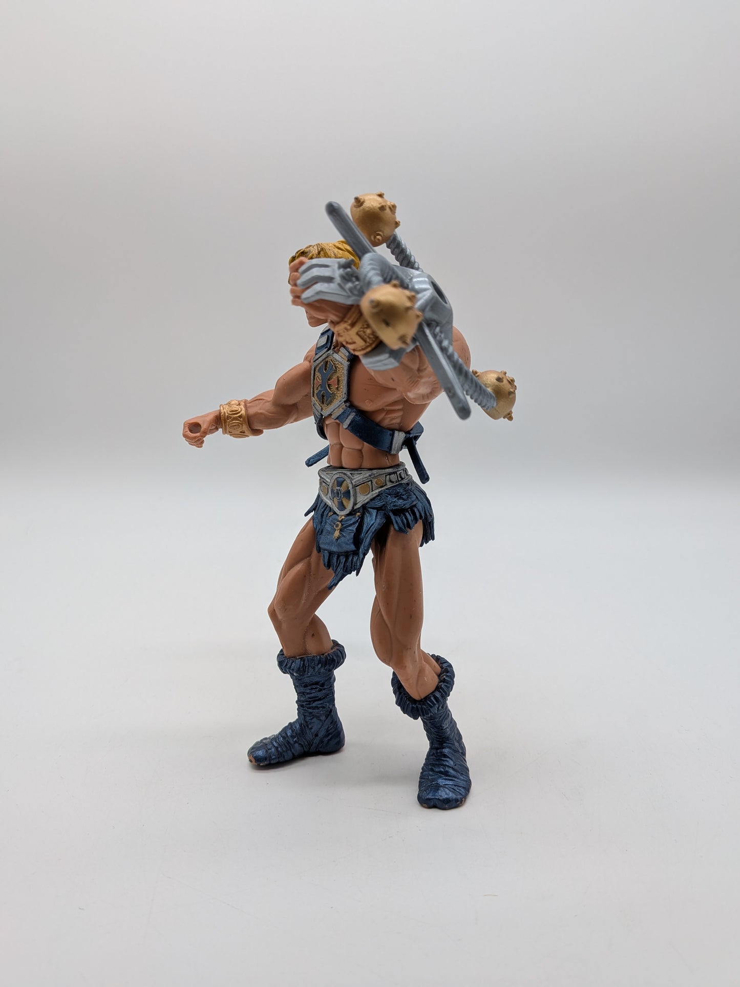 Mattel 2002 Masters of the Universe Smash Blade He-Man Action Figure