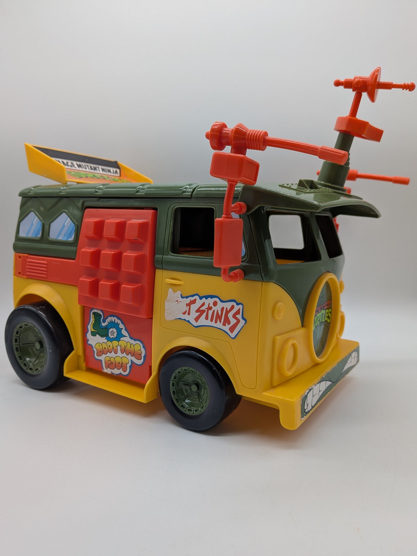 Playmates 1989 Teenage Mutant Ninja Turtles Party Wagon Vehicle