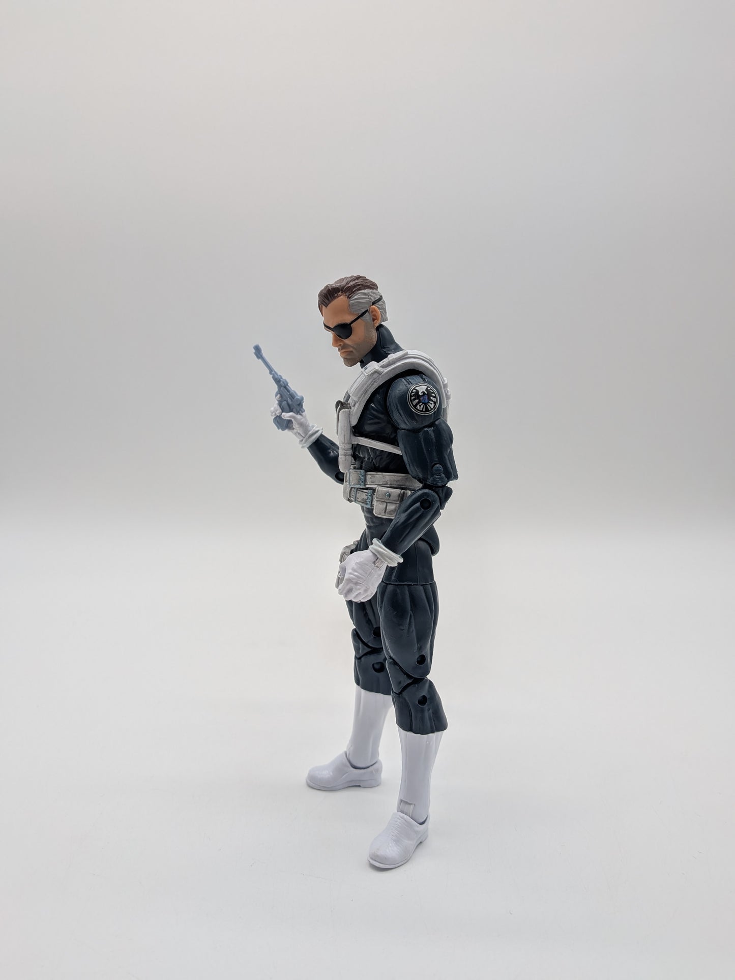 Hasbro 2016 Marvel Legends Nick Fury Action Figure