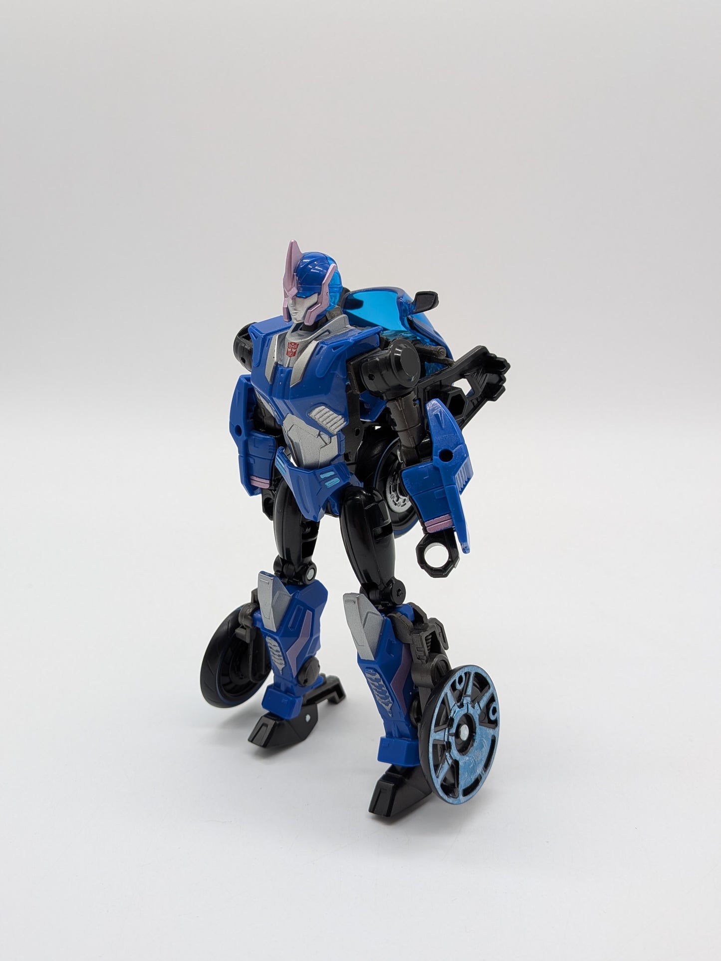 Hasbro 2022 Transformers Prime Universe Arcee Figure