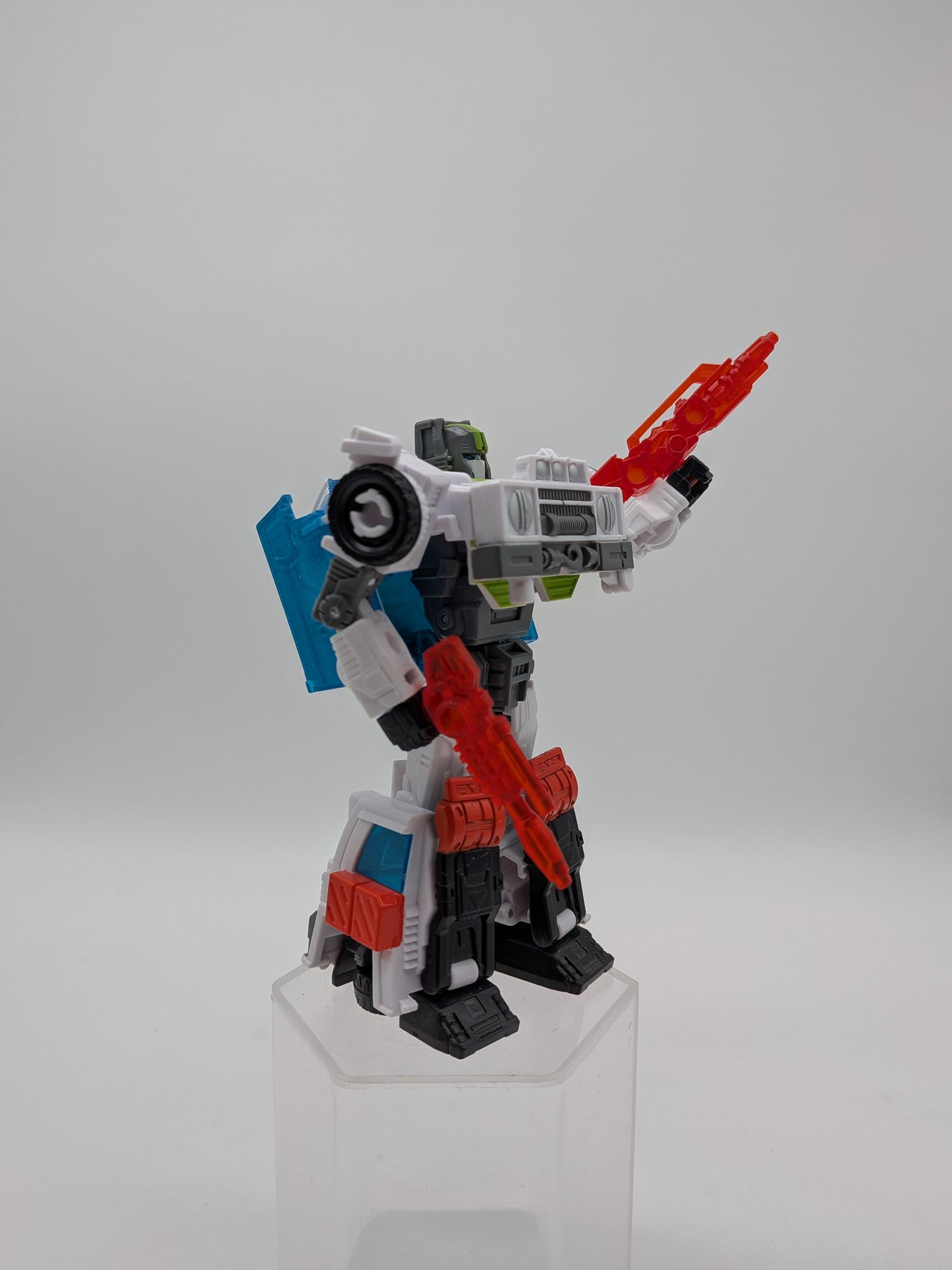Hasbro 2023 Transformers Legacy Evolution Medix Figure