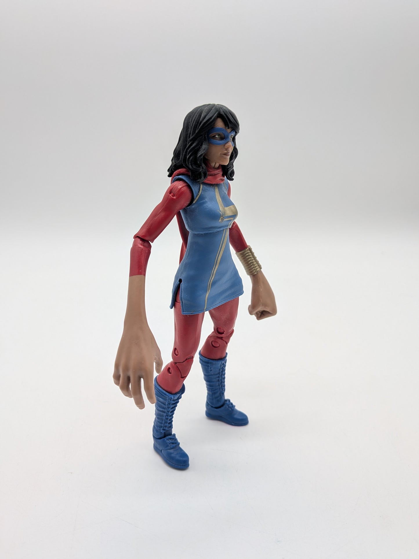 Hasbro 2020 Marvel Legends Gamerverse Ms. Marvel Action Figure